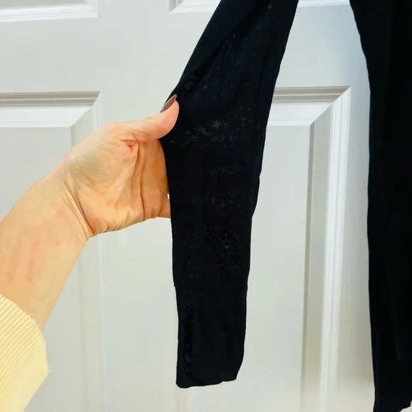 H&M Elegant Black Long Sleeve Tee - Picture 4 of 5